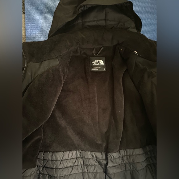 The north face Jacket - Picture 2 of 2